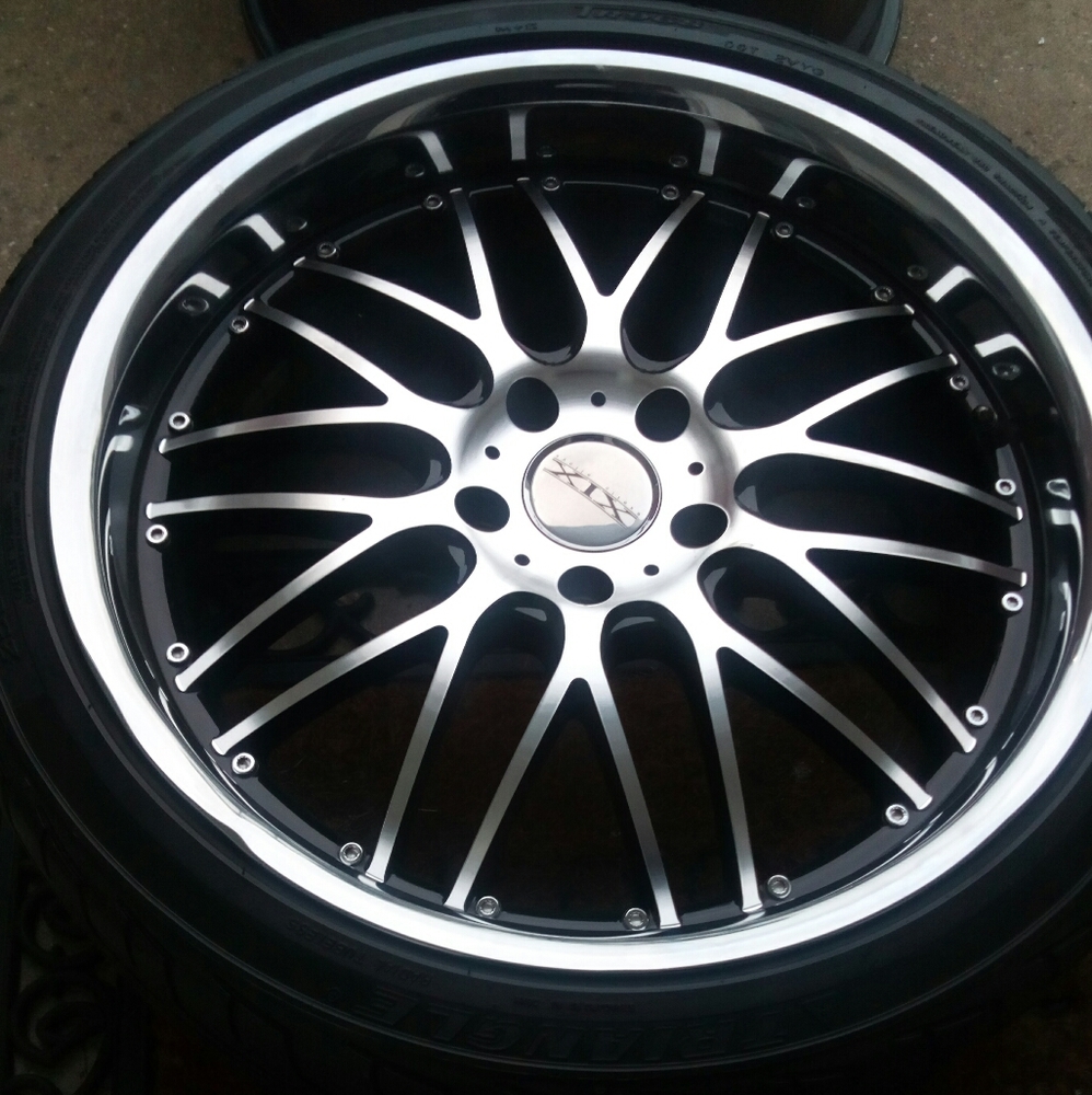 255/35/20 TIRES (4) NEW XIX WHEELS USED 5 SENSORS